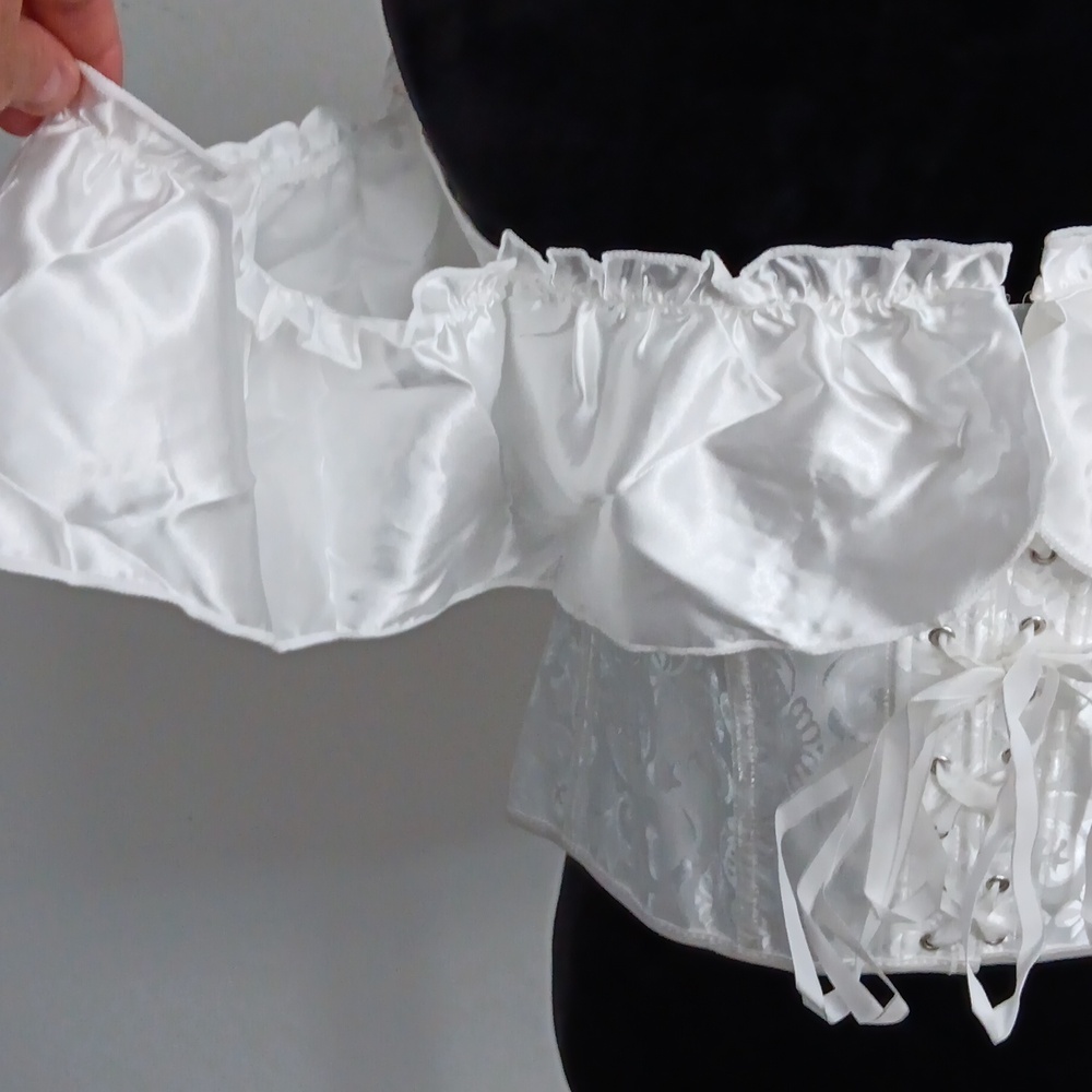Elegant White Off-Shoulder Corset Top - Picture 14 of 15